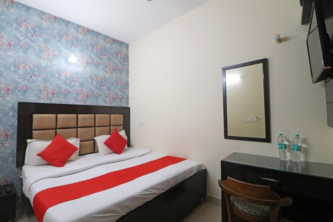 Hotel Westend Holiday Home 5 Mint From Nizamuddin Railway Station Nueva Delhi Exterior foto